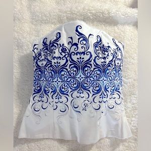 White House Black Market tube top. Size 4. Excellent condition.